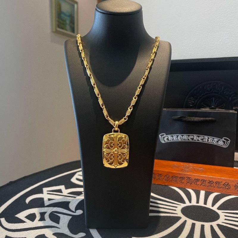 Ch**me He**ts necklaces